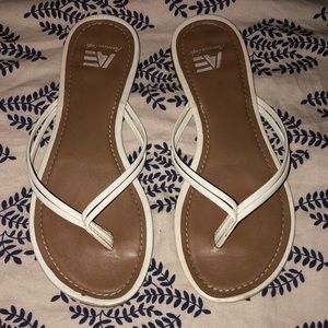 American Eagle by Payless Flip Flops